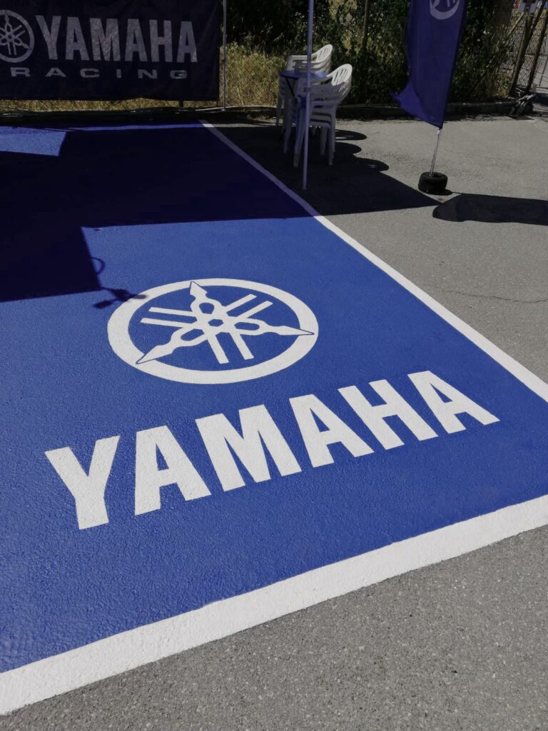 Yamaha floor